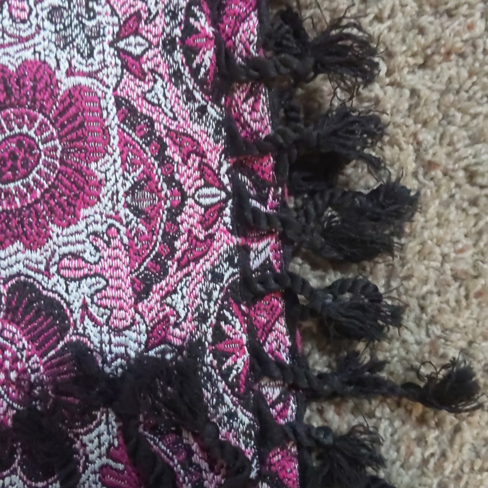 Women's Shawl with peacock pattern - Picture 4 of 4